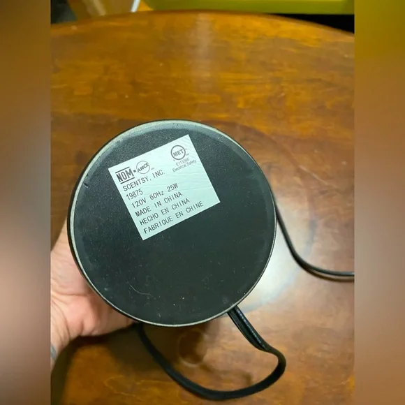 Super Cute Scentsy Wax Warmer - Picture 3 of 7